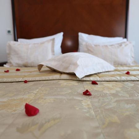 Apart-Hotel Integra บันยาลูกา ภายนอก รูปภาพ