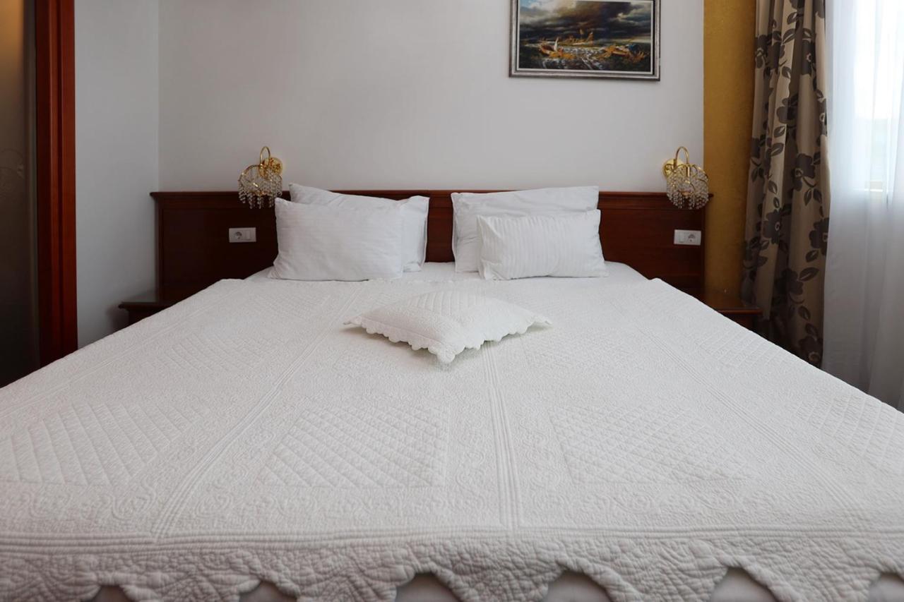 Apart-Hotel Integra บันยาลูกา ภายนอก รูปภาพ