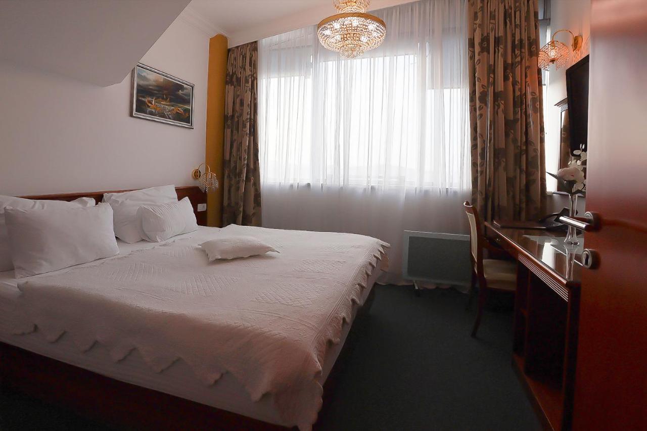 Apart-Hotel Integra บันยาลูกา ภายนอก รูปภาพ