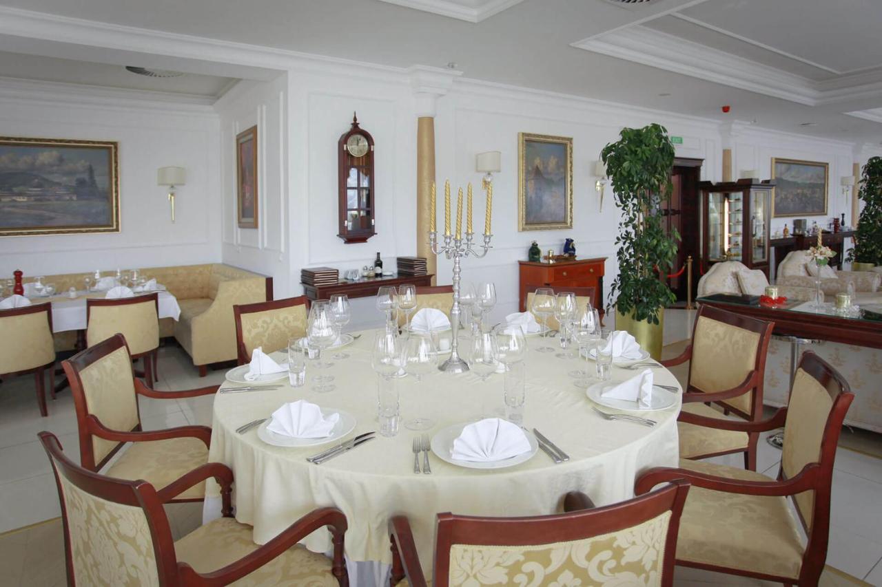 Apart-Hotel Integra บันยาลูกา ภายนอก รูปภาพ